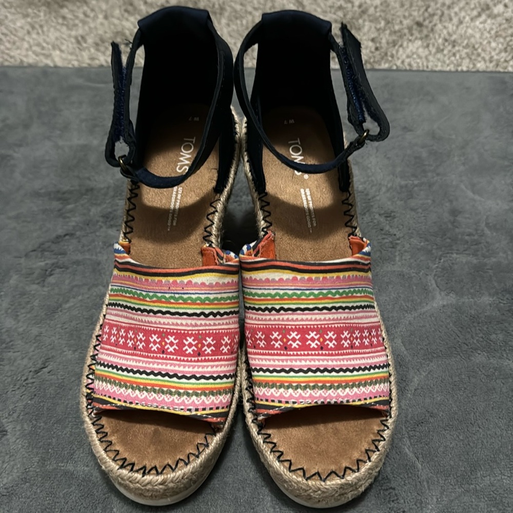 Toms wedges